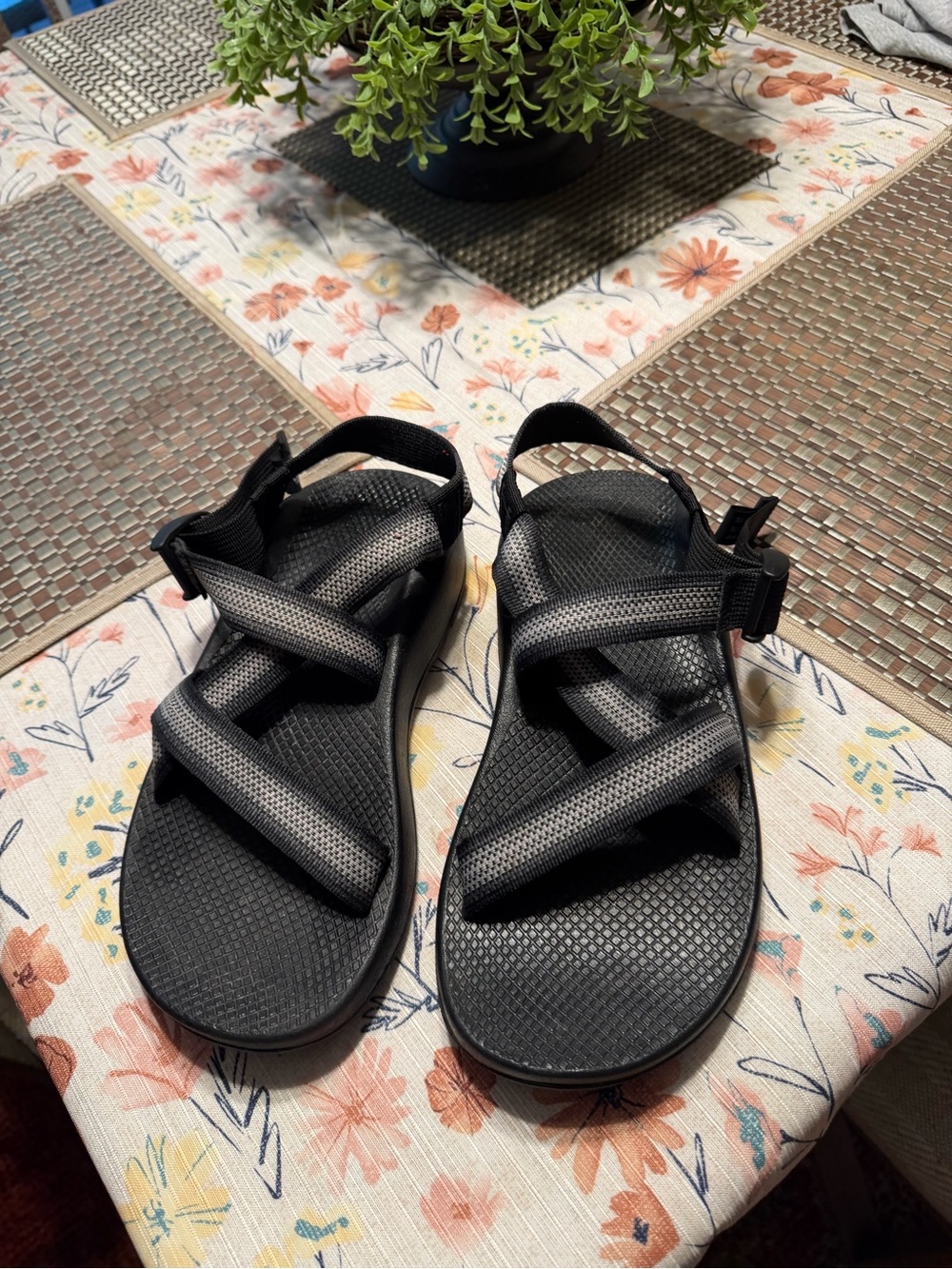 Chaco ZX/2 Cloud Gray Black Strappy Sport Sandals Outdoor Hiking